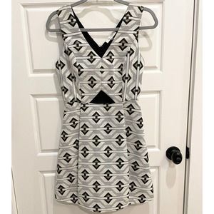 Sugarlips Womens Black White Sleeveless V Neck Cut Out Mini Dress Size Small